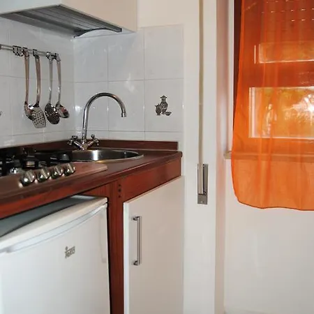 Metropolis Rooms&services 2*