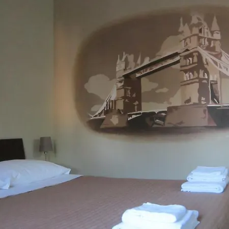 Maison d'hôtes Metropolis Rooms&services 2*