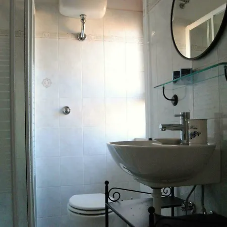Metropolis Rooms&services Fiumicino