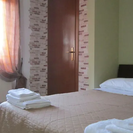 Metropolis Rooms&services