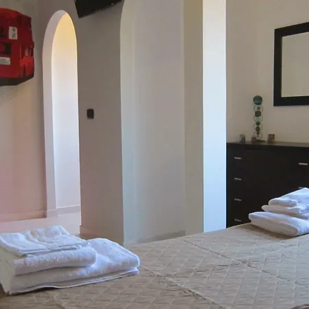 Metropolis Rooms&services